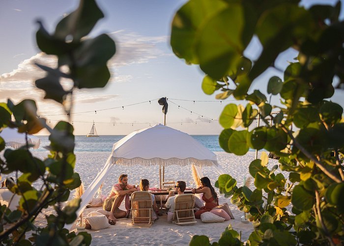 Aruba Eagle Beach Romantic Sunset Picnic in a Luxury Cabana